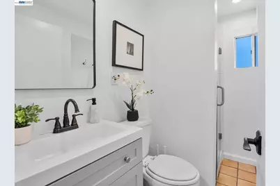 2722 Vicente St, San Francisco, CA 94116 - Photo 25