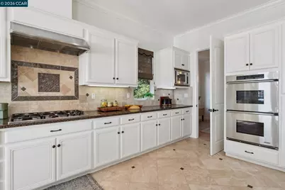 4360 Kingswood Dr, Concord, CA 94518 - Photo 19