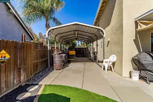 2211 Bridle Creek Cir, Tracy, CA 95377 - Photo 3