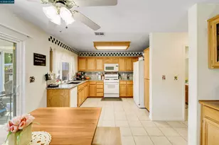 2211 Bridle Creek Cir, Tracy, CA 95377 - Photo 13