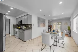 15743 Via Sorrento, San Lorenzo, CA 94580 - Photo 9