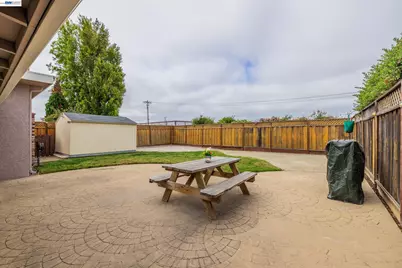15743 Via Sorrento, San Lorenzo, CA 94580 - Photo 27