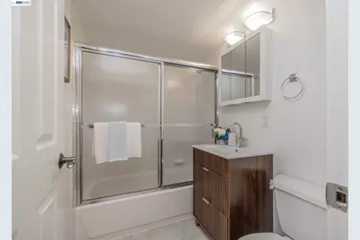 15743 Via Sorrento, San Lorenzo, CA 94580 - Photo 23