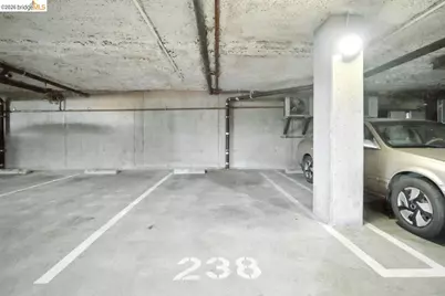 311 Oak St, Oakland, CA 94607 - Photo 43