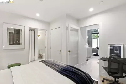 311 Oak St, Oakland, CA 94607 - Photo 19