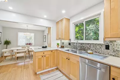 5565 Florence Ter, Oakland, CA 94611 - Photo 19