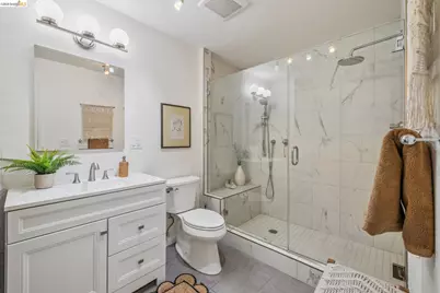 385 Jayne Ave #301, Oakland, CA 94610 - Photo 27