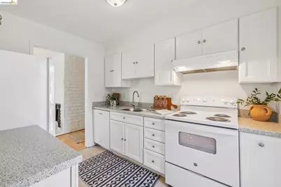 385 Jayne Ave #301, Oakland, CA 94610 - Photo 17
