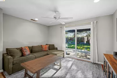1049 Meadowgate Way, Brentwood, CA 94513 - Photo 15