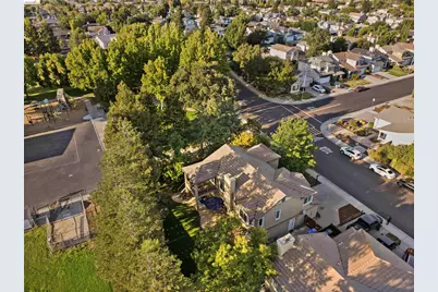 1049 Meadowgate Way, Brentwood, CA 94513 - Photo 13