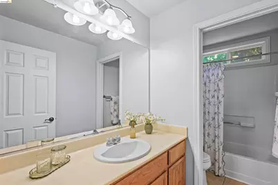1049 Meadowgate Way, Brentwood, CA 94513 - Photo 27
