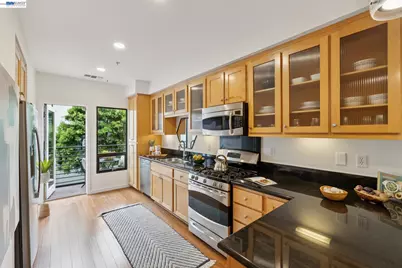 1215 Wood St, Oakland, CA 94607 - Photo 11