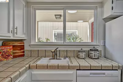 72 Rolling Green Way, Pleasant Hill, CA 94523 - Photo 15
