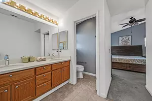 15100 Shining Star Ln, San Leandro, CA 94579 - Photo 23