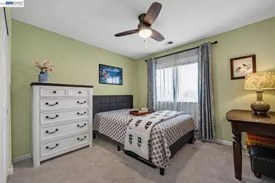 15100 Shining Star Ln, San Leandro, CA 94579 - Photo 27