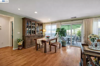 15100 Shining Star Ln, San Leandro, CA 94579 - Photo 9