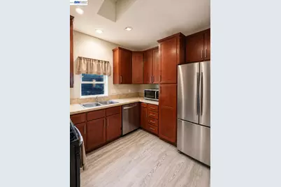 3015 Bayshore Rd #411, Redwood City, CA 94063 - Photo 11