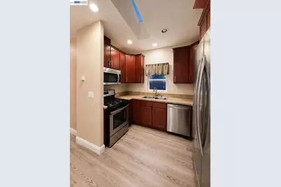 3015 Bayshore Rd #411, Redwood City, CA 94063 - Photo 5