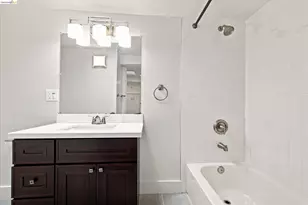 1451 13th St, Oakland, CA 94607 - Photo 17