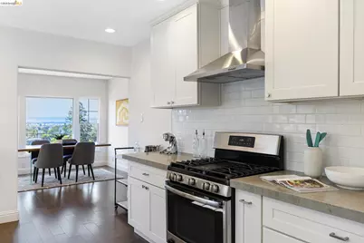 6124 Laird Ave, Oakland, CA 94605 - Photo 17