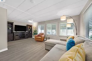 2061 Dalis Dr, Concord, CA 94520 - Photo 9