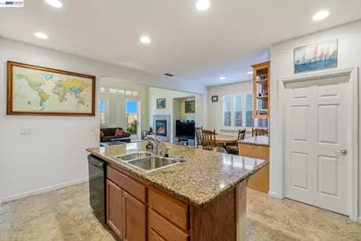 9569 Nicole Ln, Elk Grove, CA 95758 - Photo 19
