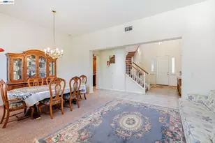 9569 Nicole Ln, Elk Grove, CA 95758 - Photo 11