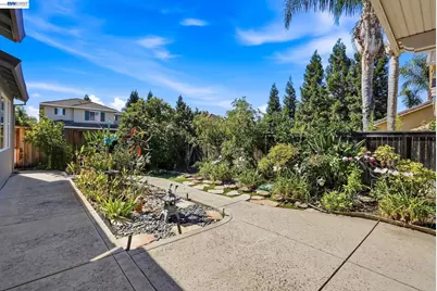 9569 Nicole Ln, Elk Grove, CA 95758 - Photo 49