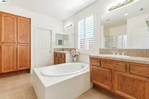 9569 Nicole Ln, Elk Grove, CA 95758 - Photo 29