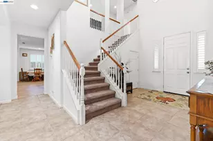 9569 Nicole Ln, Elk Grove, CA 95758 - Photo 9