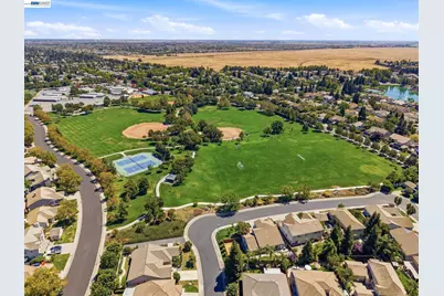 9569 Nicole Ln, Elk Grove, CA 95758 - Photo 67