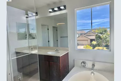 668 Landmark Pt, Lathrop, CA 95330 - Photo 27