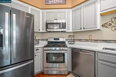 561 Loch Lomond Way, Fairfield, CA 94534 - Photo 11