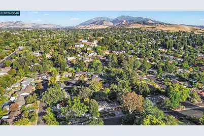 1174 Saint Francis Dr, Concord, CA 94518 - Photo 27