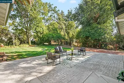 1174 Saint Francis Dr, Concord, CA 94518 - Photo 21