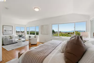 5718 Burlingame Ave, Richmond, CA 94804 - Photo 17