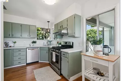 5718 Burlingame Ave, Richmond, CA 94804 - Photo 11