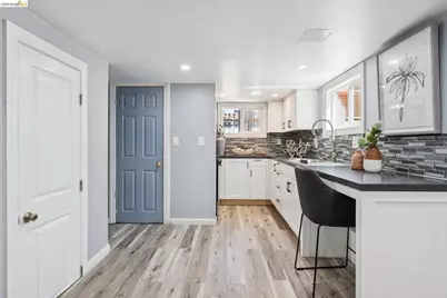 2328 Bartlett St, Oakland, CA 94601 - Photo 33