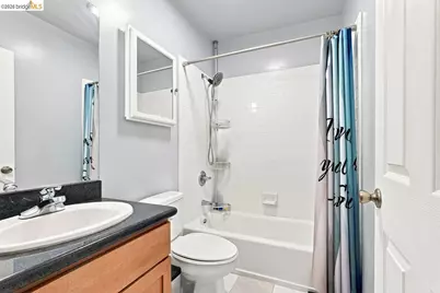 675 8th St #3, Oakland, CA 94607 - Photo 25