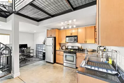 675 8th St #3, Oakland, CA 94607 - Photo 15