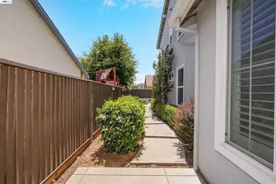 321 Myrtle Ln, Oakley, CA 94561 - Photo 13