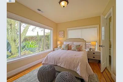 574 Broadmoor Blvd, San Leandro, CA 94577 - Photo 9