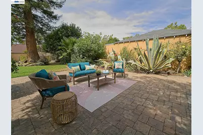 574 Broadmoor Blvd, San Leandro, CA 94577 - Photo 25