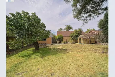 574 Broadmoor Blvd, San Leandro, CA 94577 - Photo 37