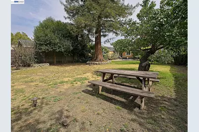 574 Broadmoor Blvd, San Leandro, CA 94577 - Photo 41