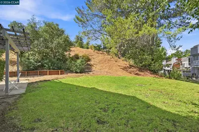 329 Grapevine Pl, Pleasant Hill, CA 94523 - Photo 23