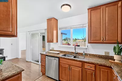2416 Ohatch Dr, San Pablo, CA 94806 - Photo 17