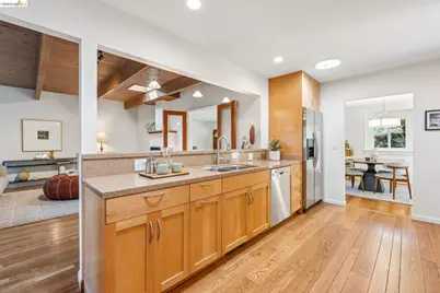 66 Arlington Court, Kensington, CA 94707 - Photo 31