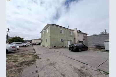 890 31st St, Oakland, CA 94608 - Photo 5