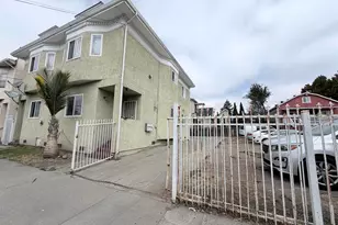 890 31st St, Oakland, CA 94608 - Photo 3